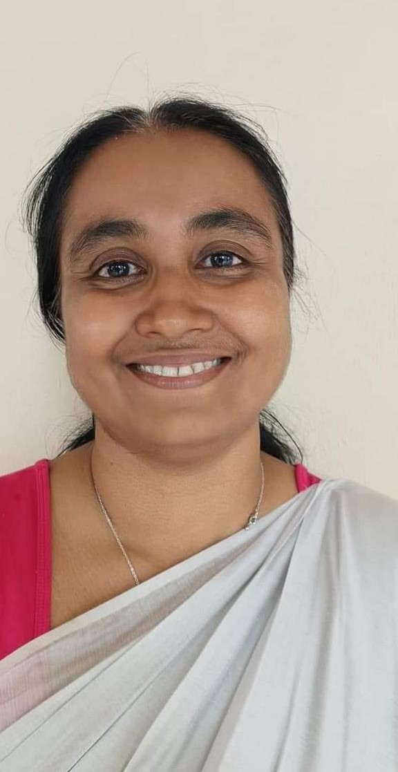 തസ്മിൻ ഷിഹാബ് ടീച്ചർക്ക് അഭിനന്ദനങ്ങൾ